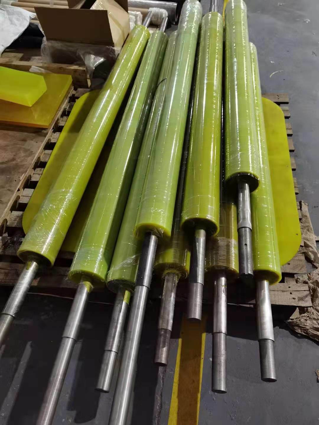 Factory Price Hot Sale PU Costing Roller Welcome Customized